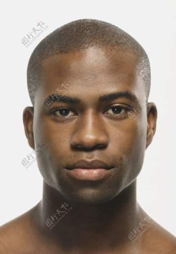 黑人男性图片