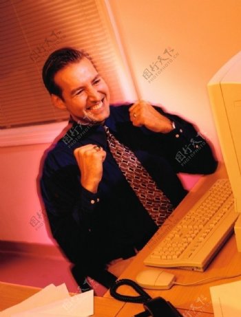 现代商务男人键盘图片