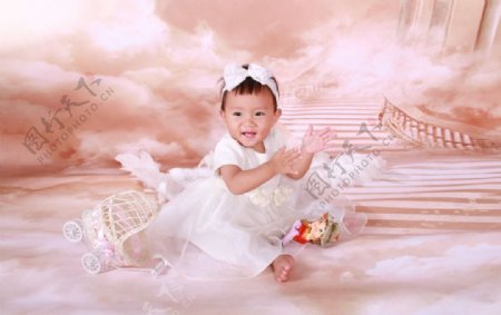 一岁宝宝写真小天使图片