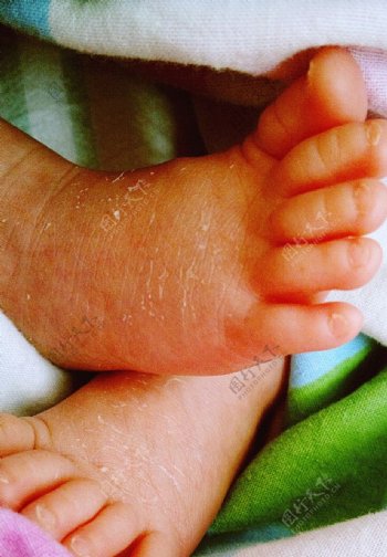 摄影初生婴儿脚图片