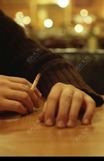 香烟迷绕0071