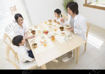 家庭餐桌0040