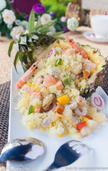 夏威夷原只菠萝海鲜饭