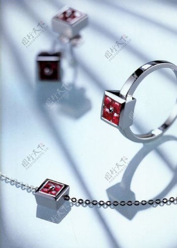 红宝石戒指项链