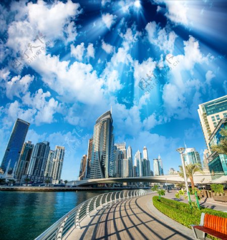 繁华的迪拜城市景色