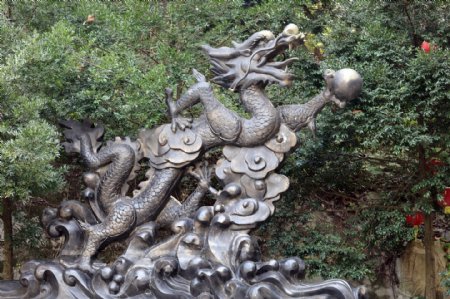 龙的雕像