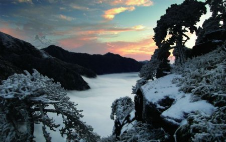 武功山夕阳雪景