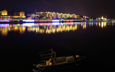 凤凰古城河边夜景