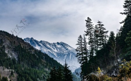 九寨之冬雪山