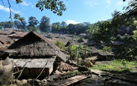 翁丁佤族原生态村