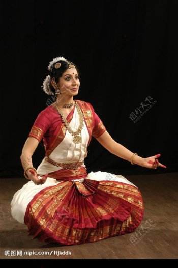 印度蹲坐舞蹈