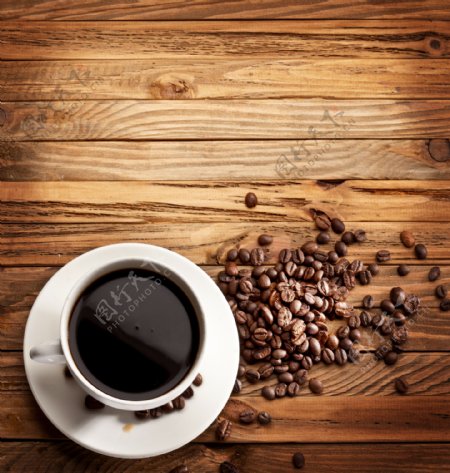 香浓咖啡和咖啡豆图片