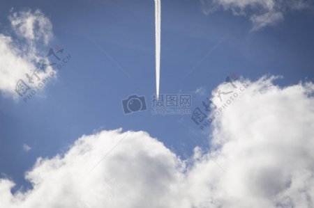 飞行天空云飞机飞机凝结尾
