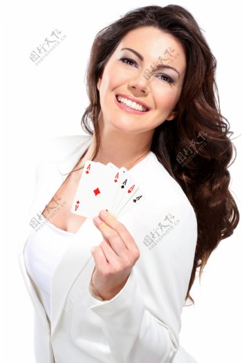 玩扑克牌的美女图片