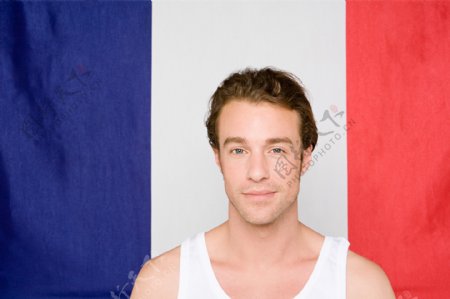 国旗背景与外国男性图片