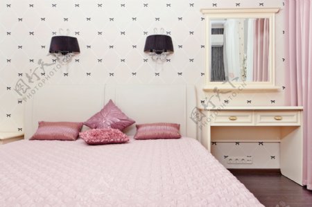 粉红色卧室装饰设计图片