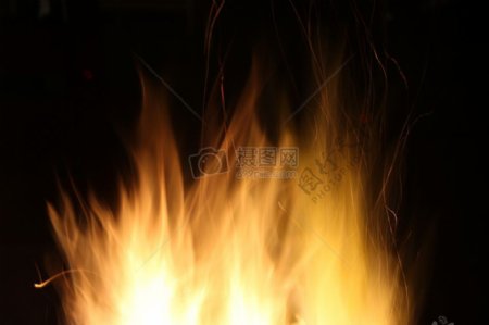 晚上黄色火火焰热特写镜头火坑火焰