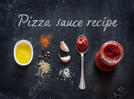 披萨蘸酱与香料图片