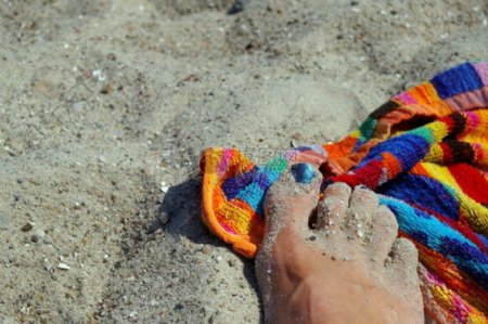 沙滩上的赤脚