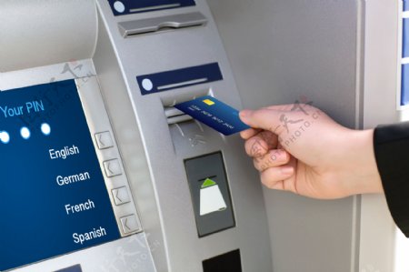 银行卡ATM机取钱图片