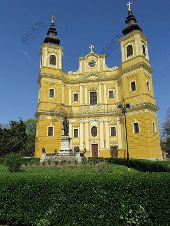 黄色的小教堂