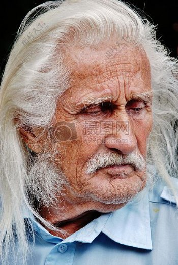 人人男人脸肖像老年长者男性长头发老人老人男人