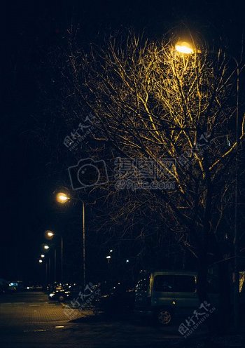 汽车晚上街道空沉默
