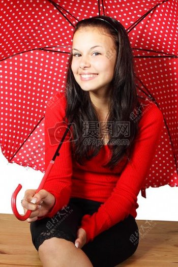 年轻女子红伞