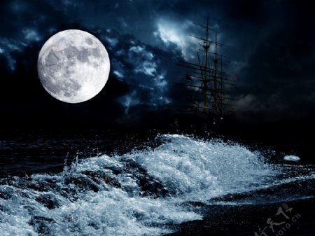 月亮与大海图片