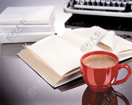 咖啡与书本图片