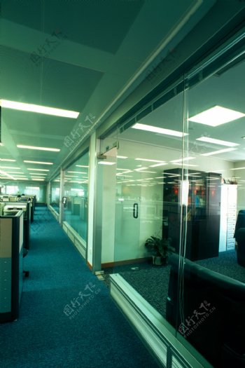 公司办公室走廊摄影图片