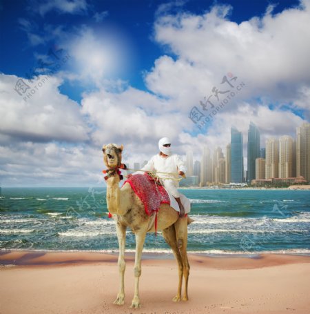 骑骆驼的人物图片