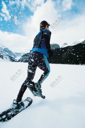 女性滑雪运动员高清图片