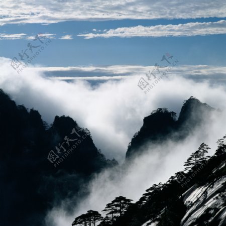 高山云雾景色图片