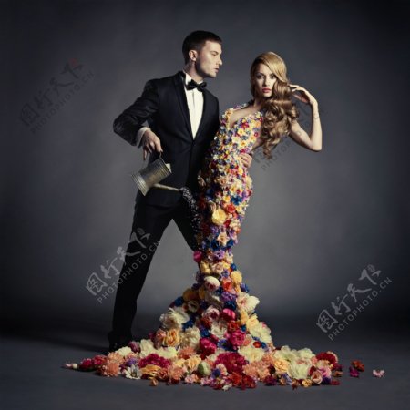 创意个性花朵婚纱照图片
