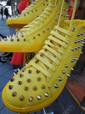 黄色的靴子