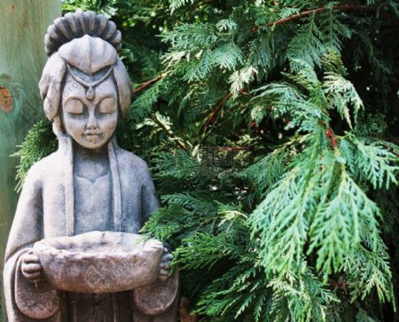 雕像院子里艺术户外艺术雕塑花园装修文化树装饰
