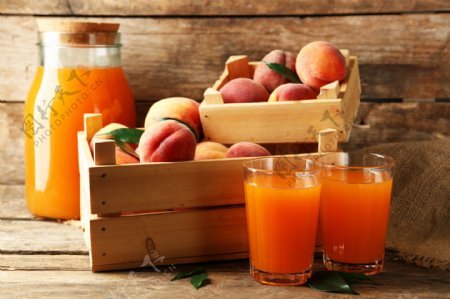 桃子与果汁图片