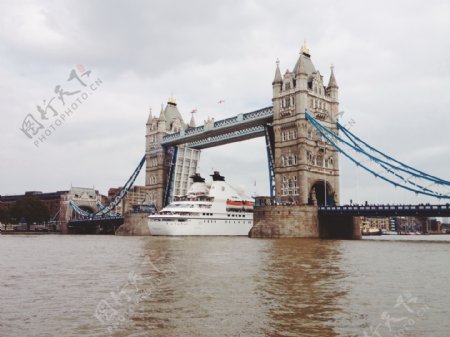 著名伦敦大桥风景图片