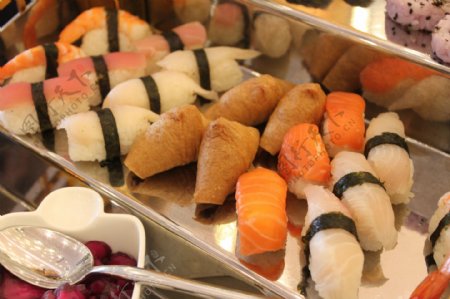 寿司三文鱼寿司图片