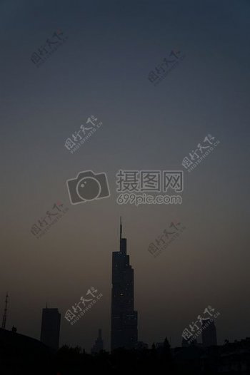 南京的夜色大楼