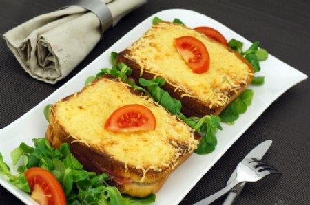 西红柿青菜面包图片