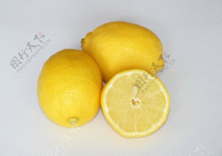 新鲜黄柠檬图片