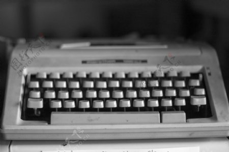 黑白老式打字机图片