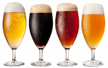 四杯不同颜色的啤酒图片