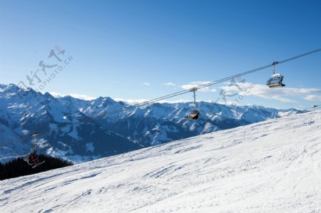 雪山电缆车风景图片
