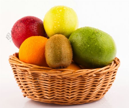 篮子里的彩色水果图片