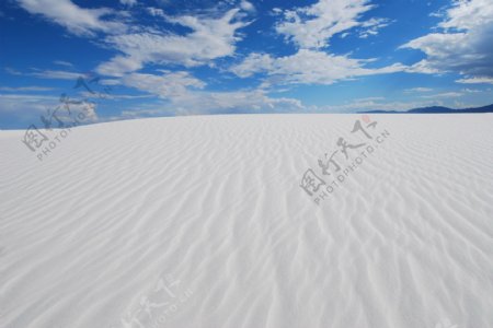 唯美白色沙滩图片
