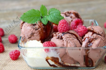 树莓与冰淇淋
