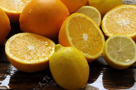 新鲜柠檬与橙子图片